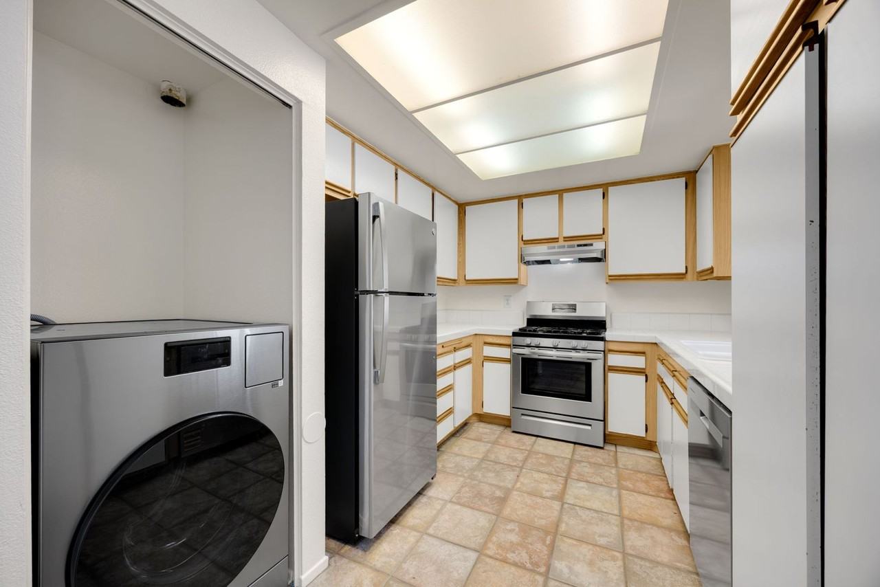 16540 Greystone Dr #126 - Photo 7 of 23