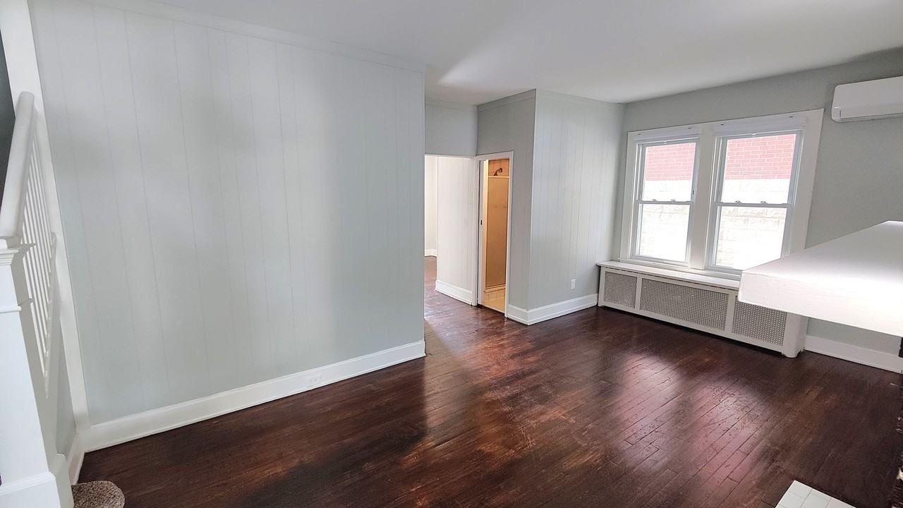 542 N Fairmount St - Photo 2 of 30