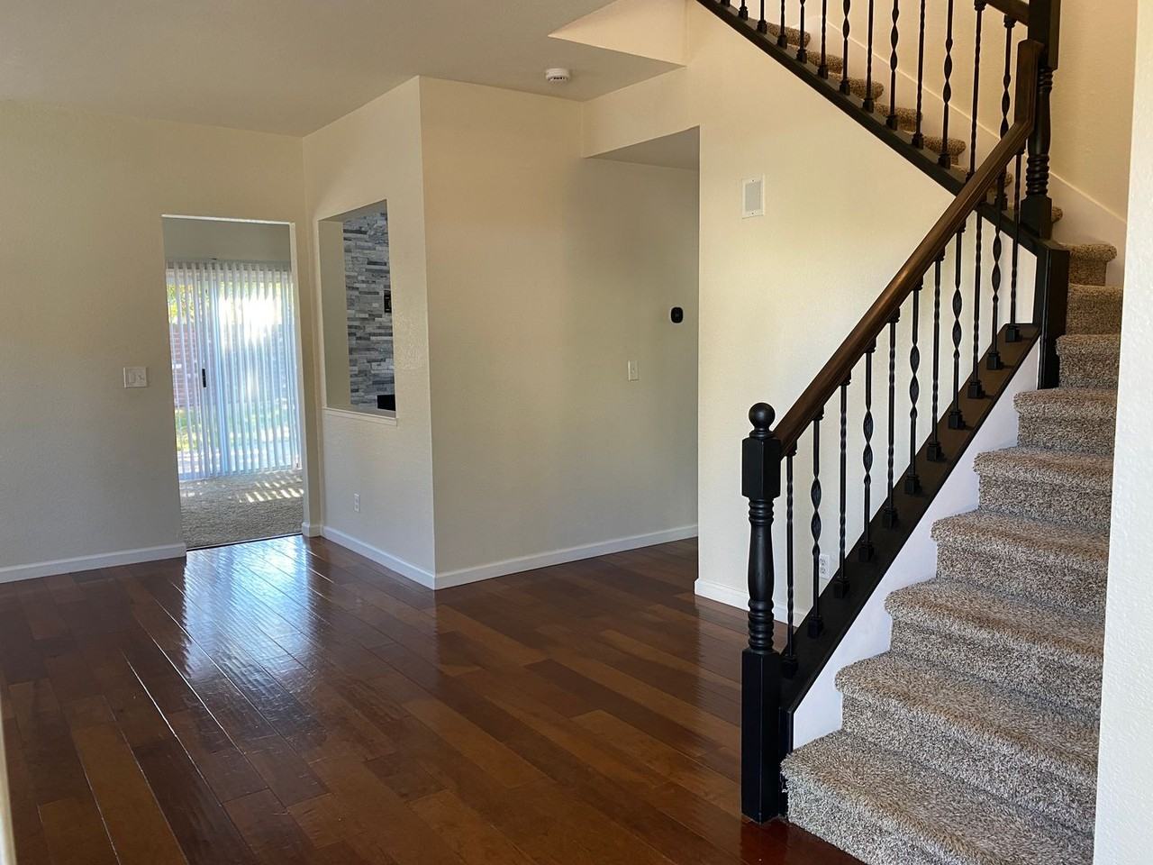 8765 Clay Glen Way - Photo 4 of 32
