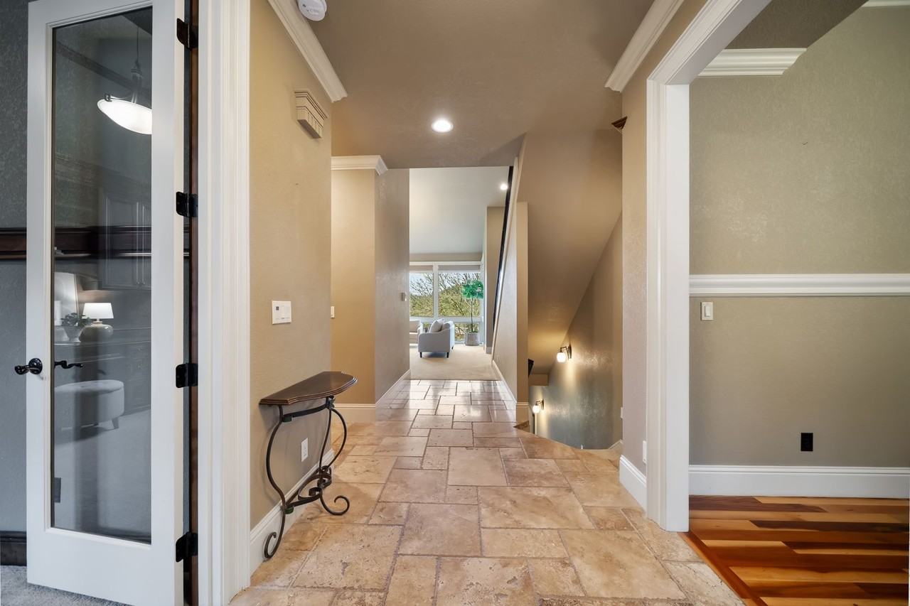 4640 Se Honors Dr - Photo 4 of 47