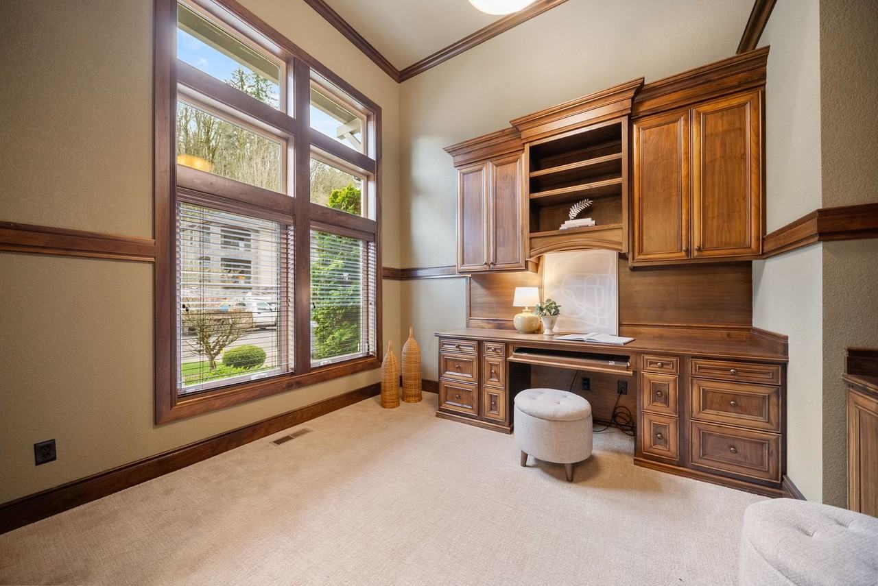 4640 Se Honors Dr - Photo 5 of 47
