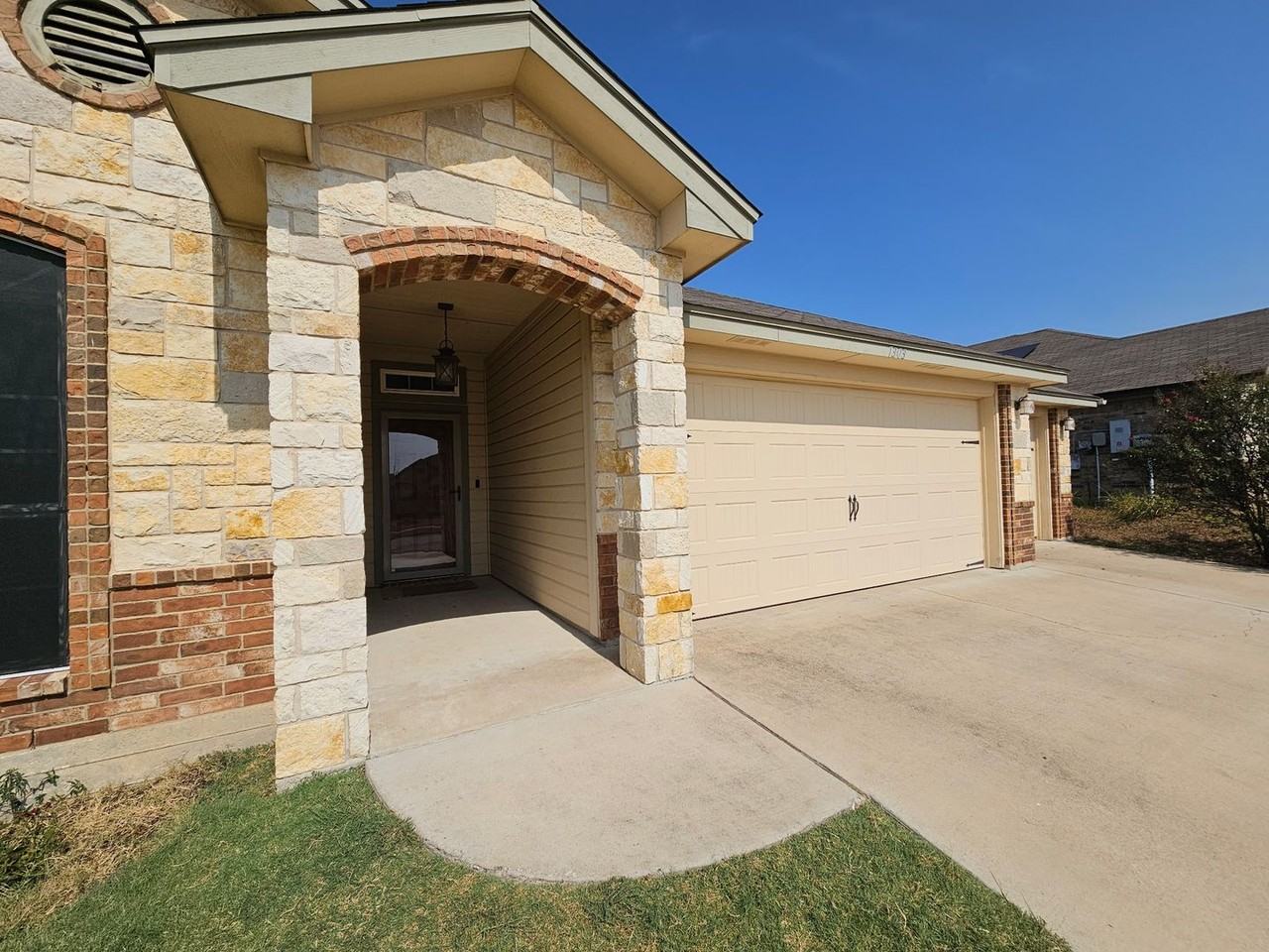 7303 American West Dr - Photo 2 of 2
