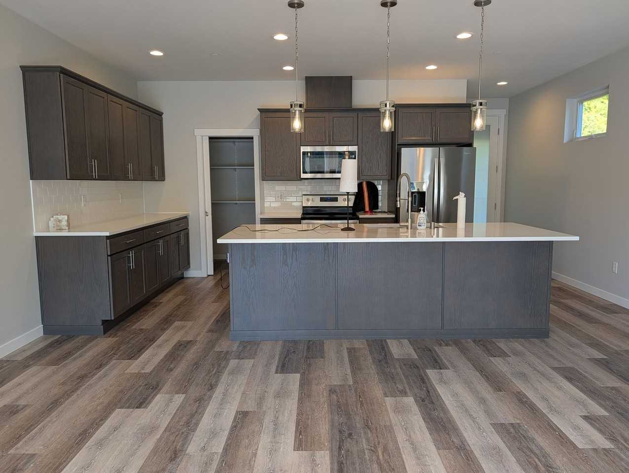 1306 Digby Pl - Photo 4 of 17