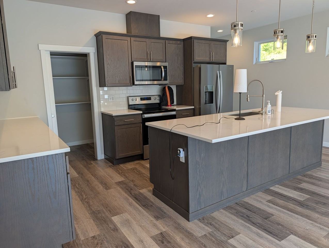 1306 Digby Pl - Photo 6 of 17