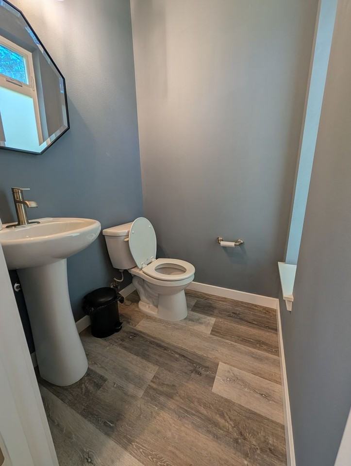 1306 Digby Pl - Photo 7 of 17