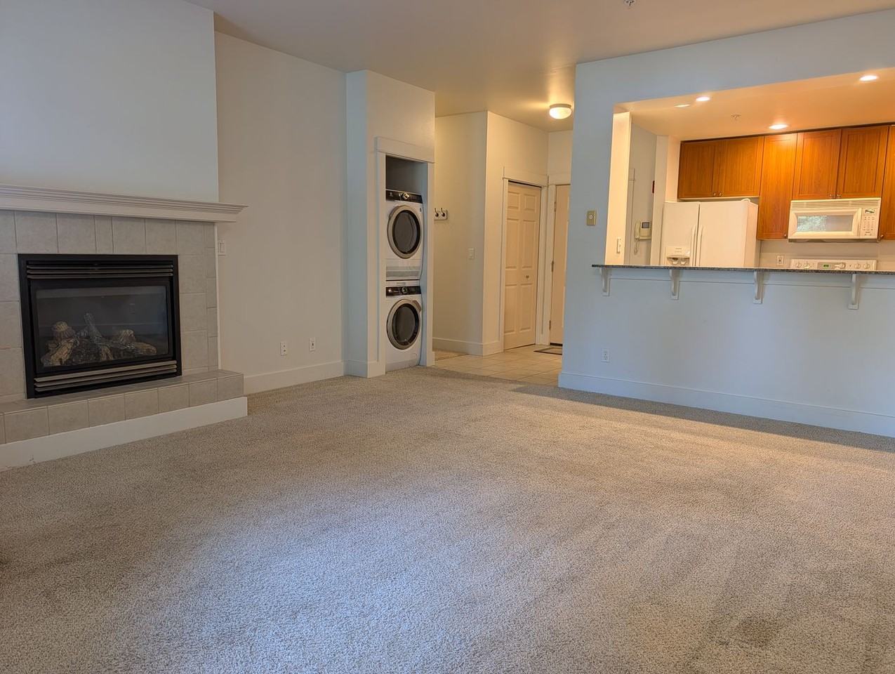 1416 Lindsay Loop #104 - Photo 4 of 11