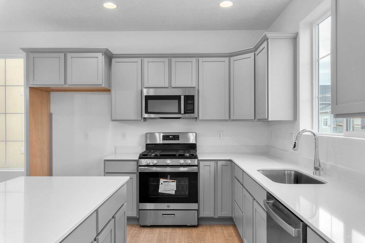 1564 N 3150 W - Photo 2 of 20