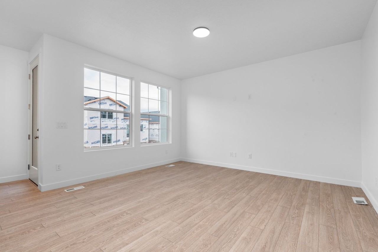 1564 N 3150 W - Photo 7 of 20