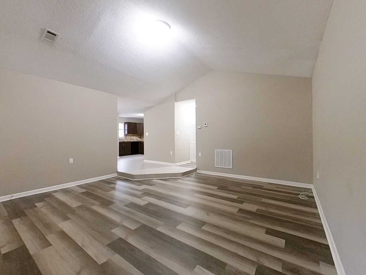 319 Sumter St Ne - Photo 4 of 18