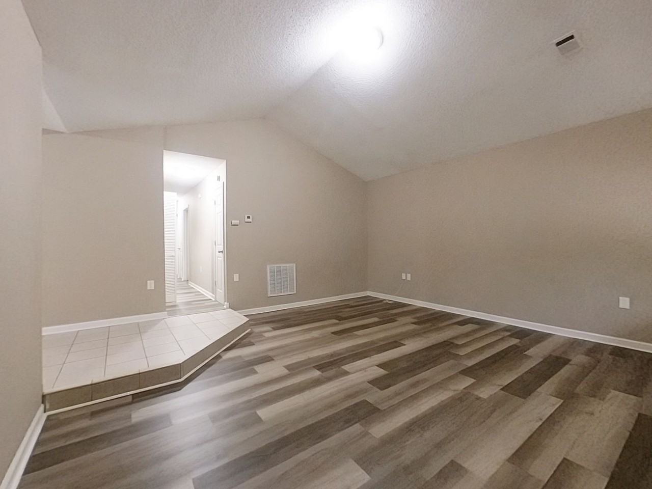 319 Sumter St Ne - Photo 5 of 18