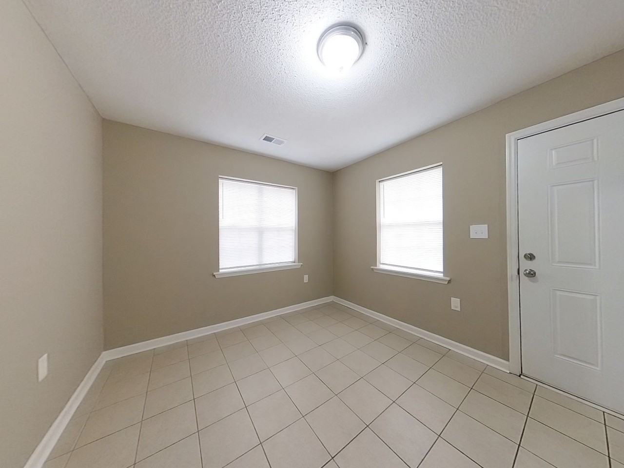 319 Sumter St Ne - Photo 6 of 18