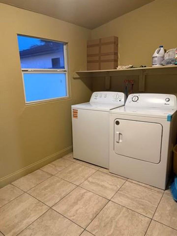 4011 Sw 28th St #4011 - Photo 4 of 7