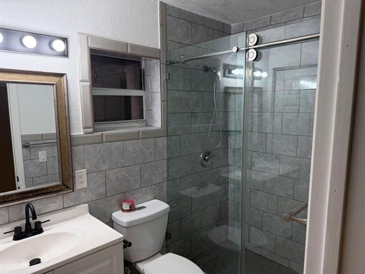 4011 Sw 28th St #4011 - Photo 5 of 7
