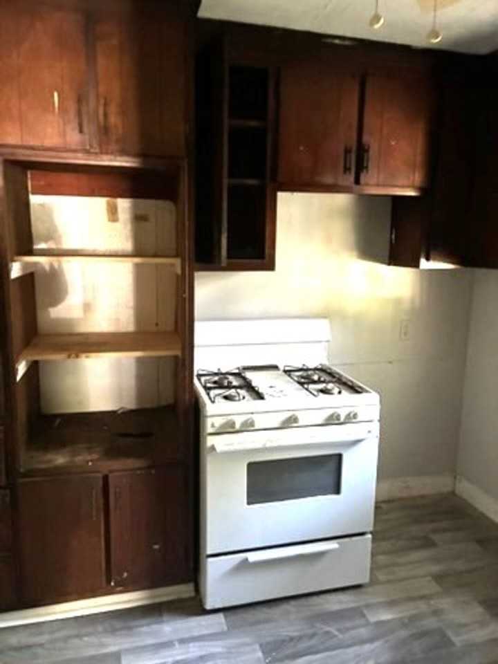 644 Parkchester Dr - Photo 4 of 9