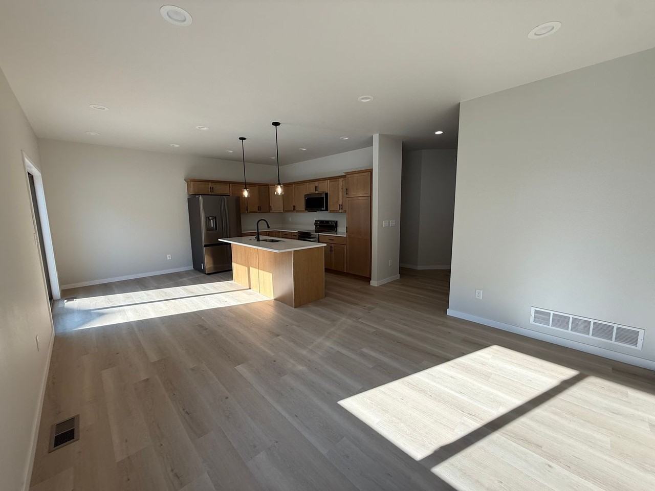 4011 Crossing St Sw - Photo 3 of 16