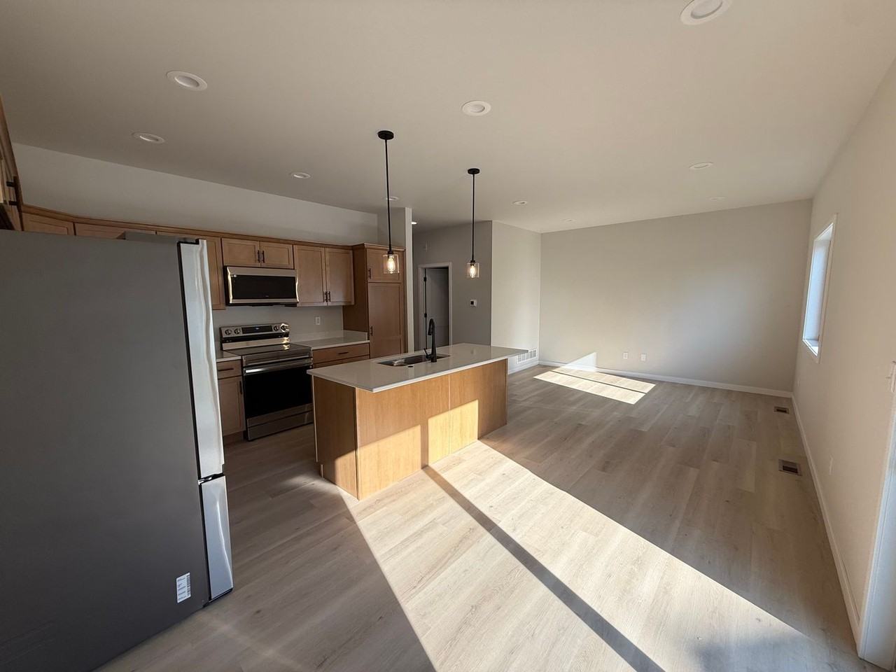 4011 Crossing St Sw - Photo 4 of 16