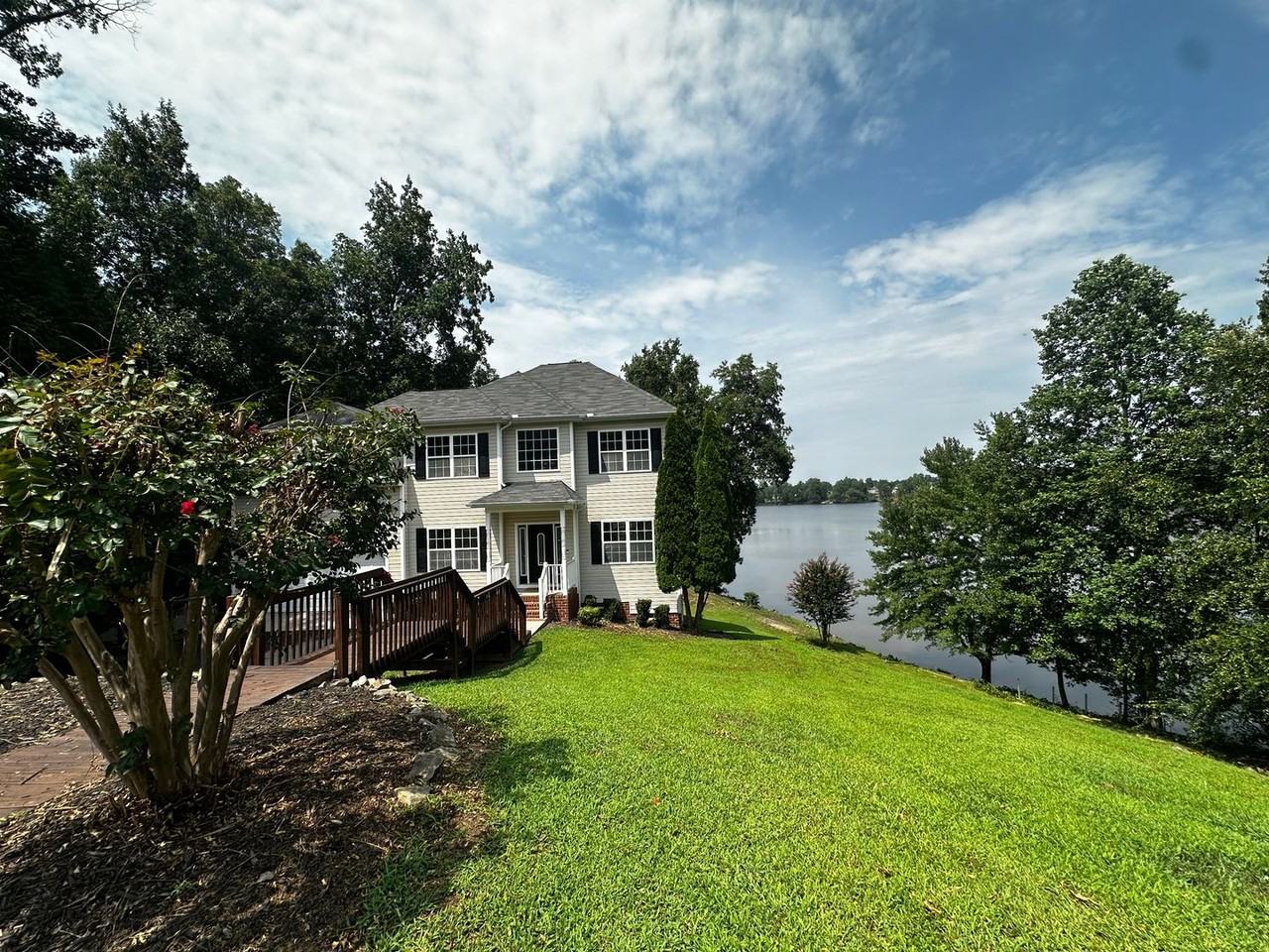 8781 Lake Jordan Ct - Photo 3 of 10
