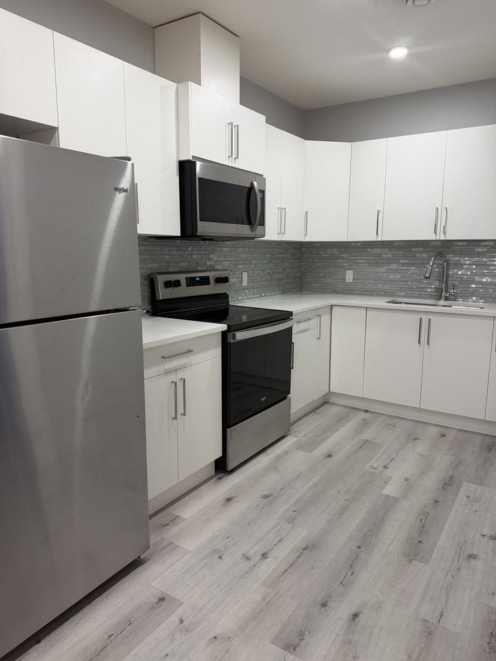 1823 24 Street Northwest #1823 34 St - Photo 3 of 6