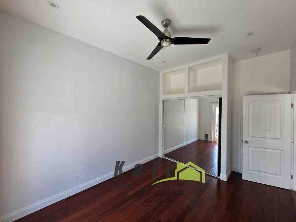 536 Davidson St - Photo 3 of 9
