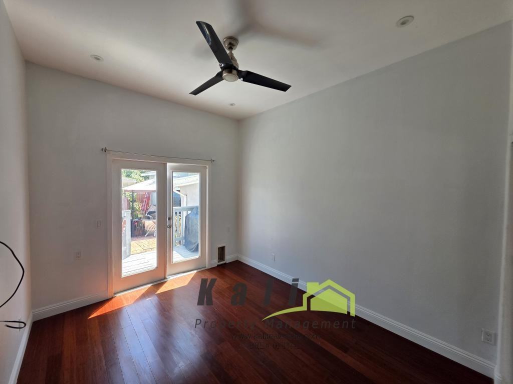 536 Davidson St - Photo 4 of 9