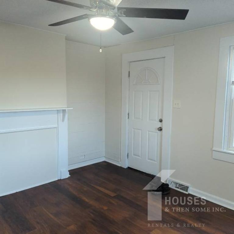 1211 Easley Bridge Rd - Photo 2 of 19