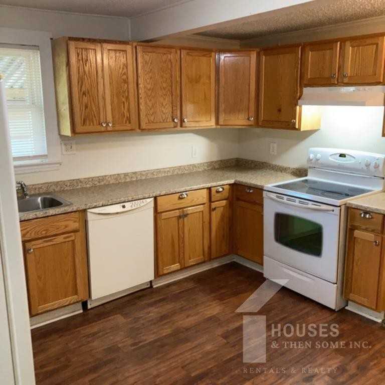 1211 Easley Bridge Rd - Photo 4 of 19