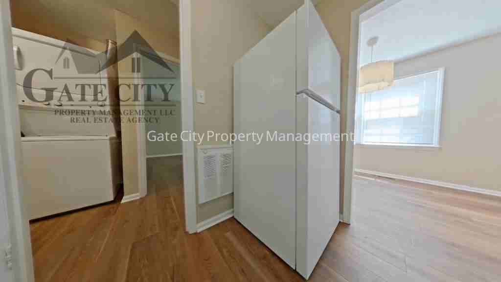 1105 Meadowbrook Blvd - Photo 2 of 17