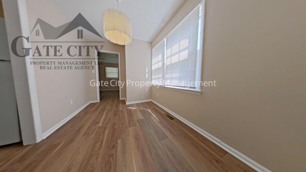 1105 Meadowbrook Blvd - Photo 4 of 17