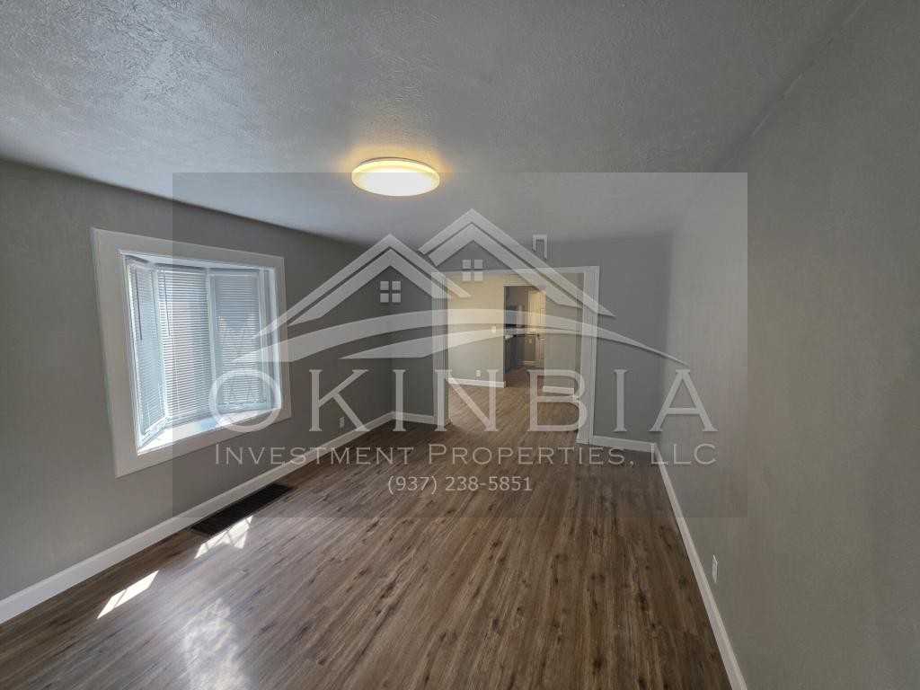 1425 Canfield Ave - Photo 3 of 24