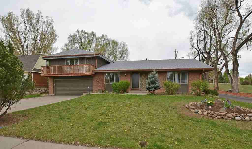 1520 W 12th St - Photo 3 of 26
