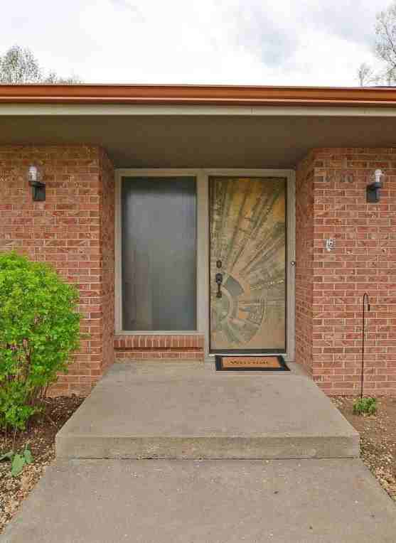 1520 W 12th St - Photo 4 of 26