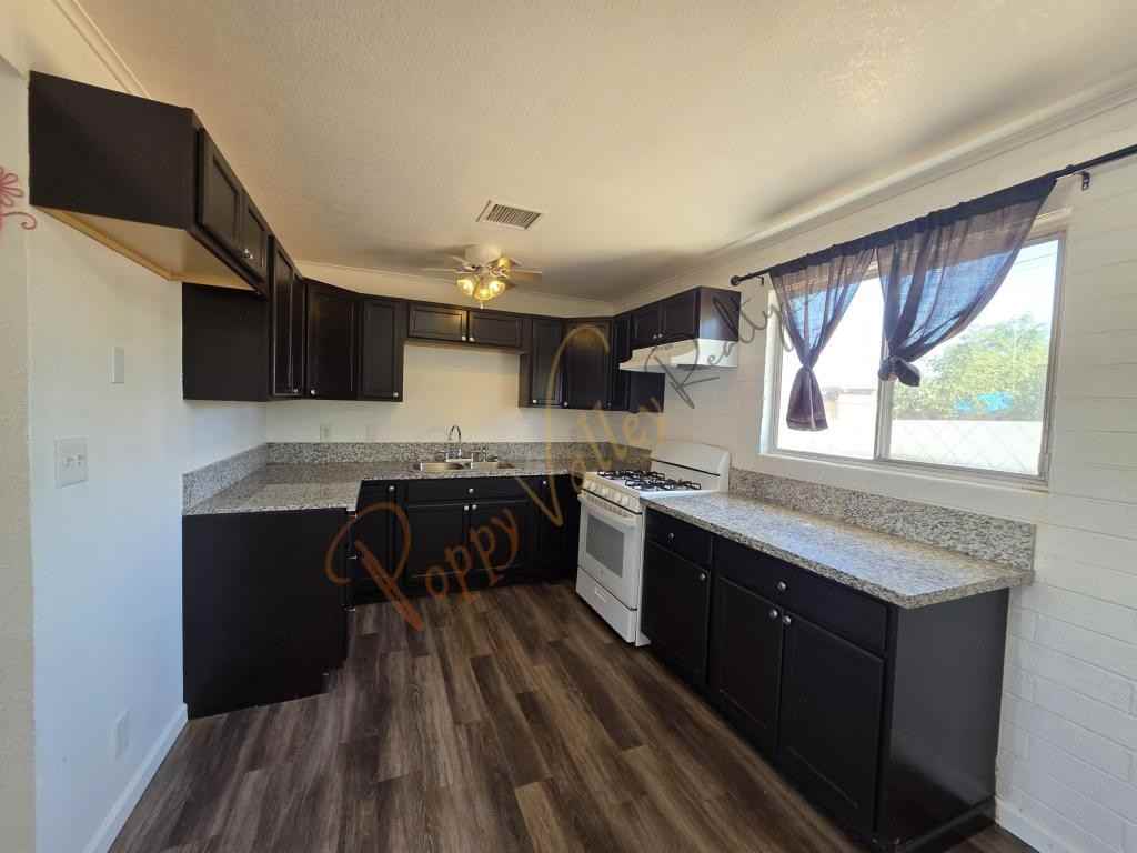 1938 Sunset Blvd - Photo 3 of 13