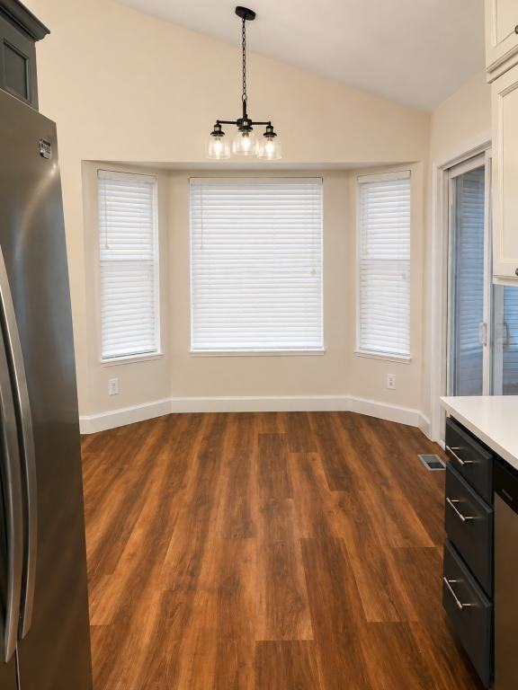 221 S Maize Rd - Photo 4 of 12