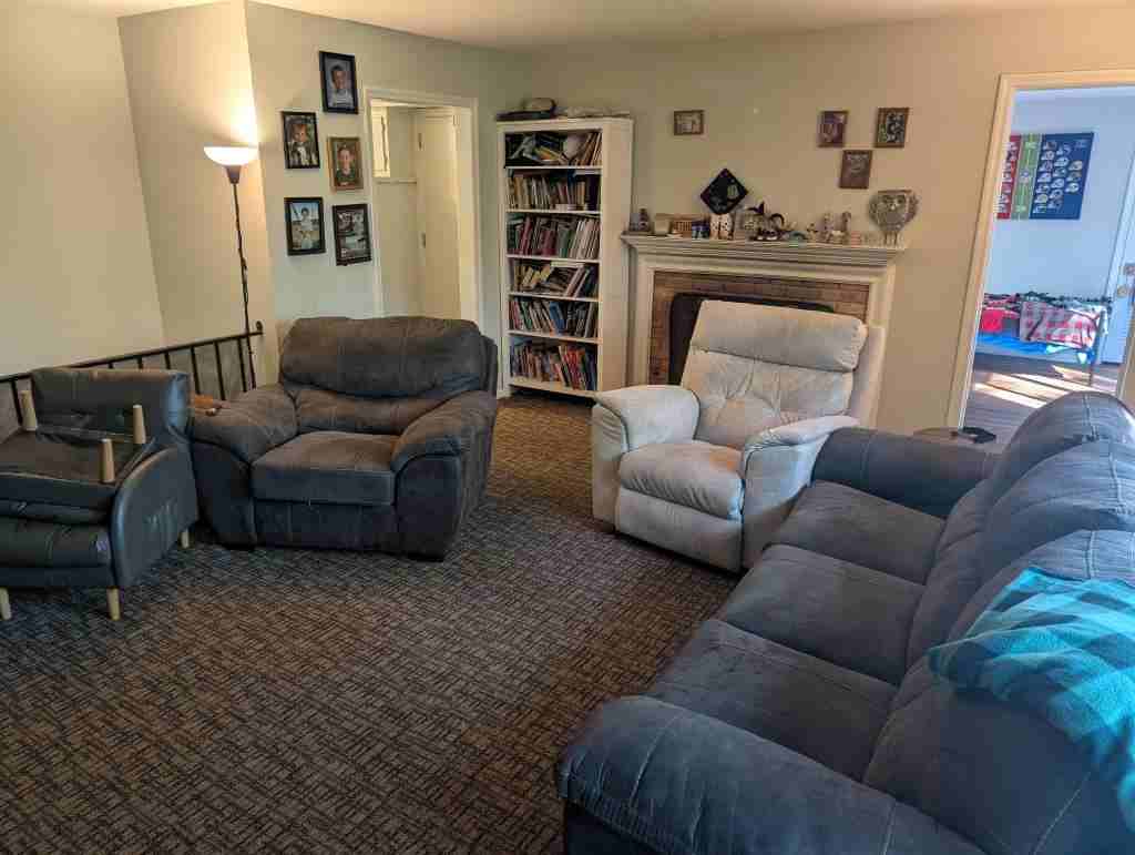 3945 W 44th St - Photo 7 of 11