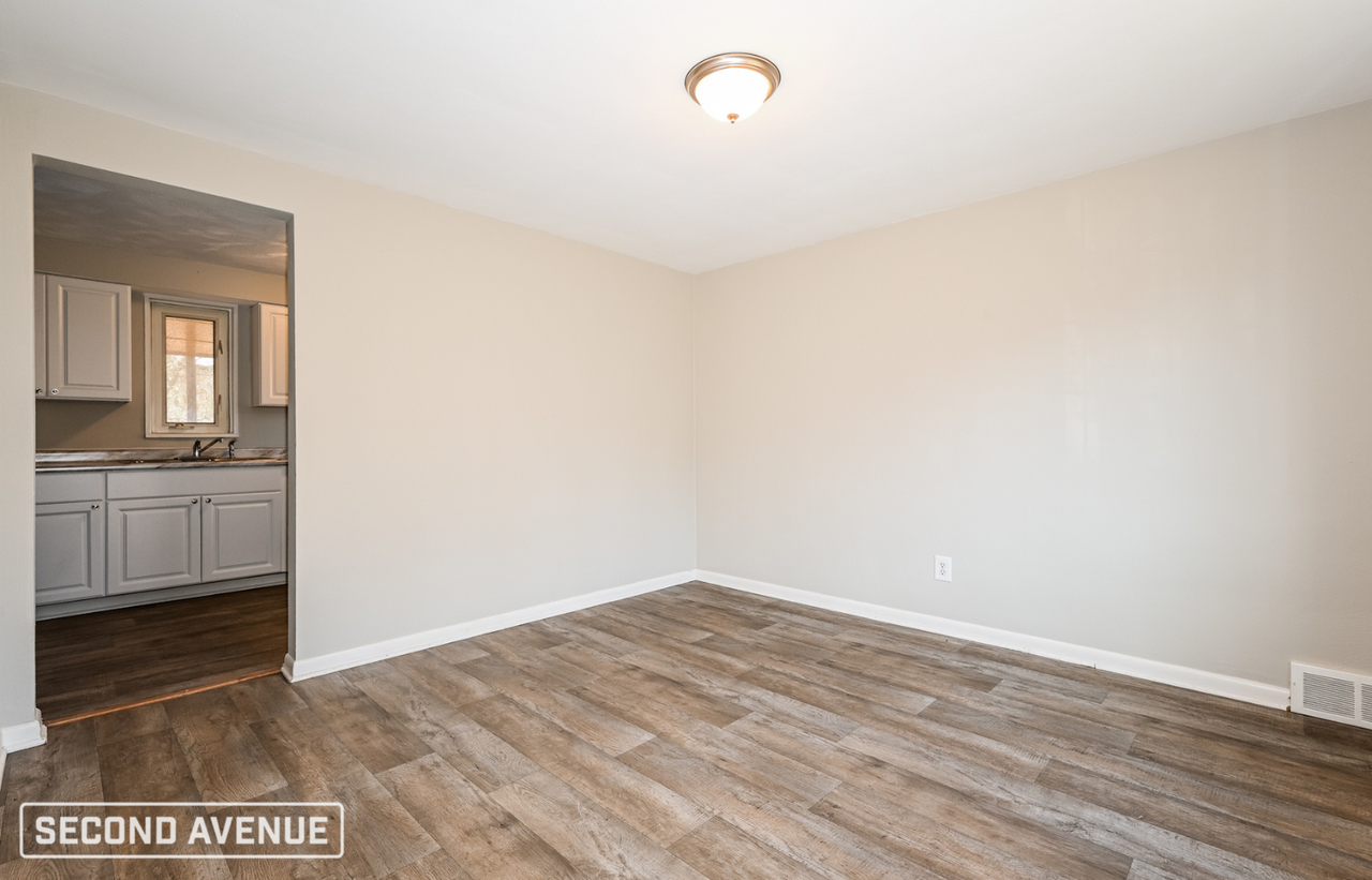 327 Elias Dr - Photo 5 of 17