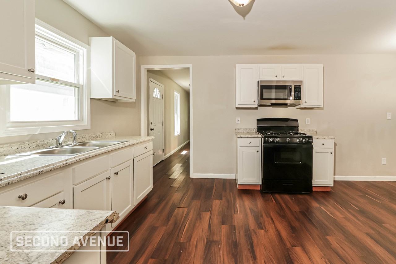 3030 Greenwood Ave - Photo 4 of 22