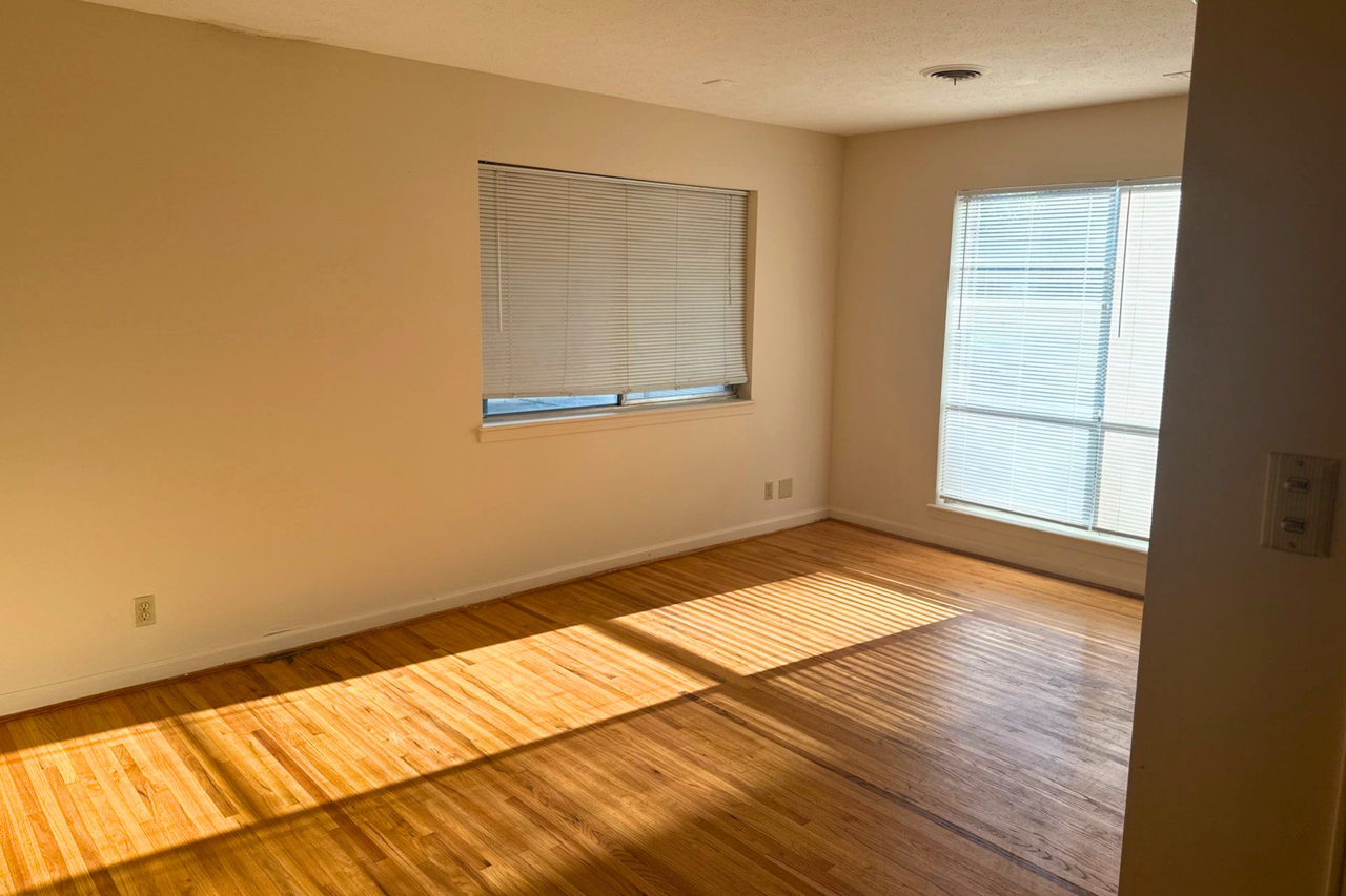609 Avondale Rd - Photo 2 of 13