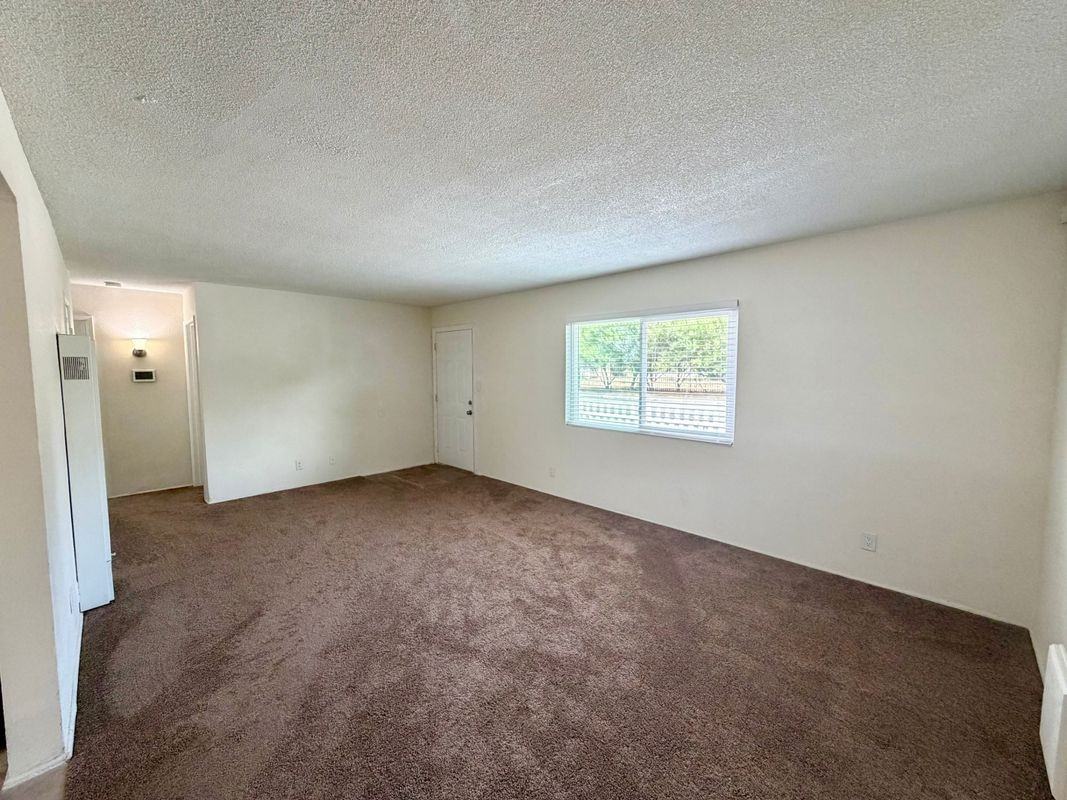 711 E Oakland Ave - Photo 3 of 16