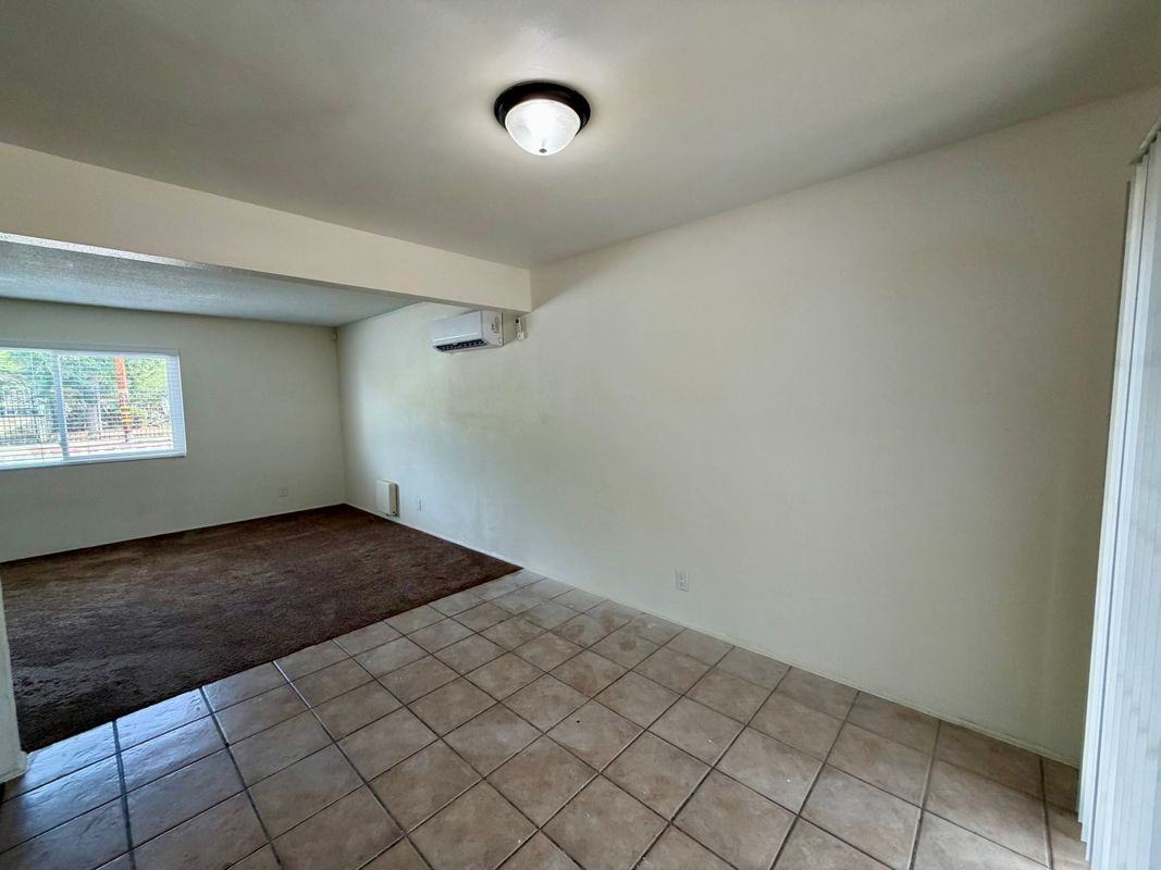 711 E Oakland Ave - Photo 5 of 16