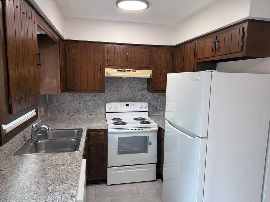 1240 Cottage Pl Nw - Photo 3 of 12