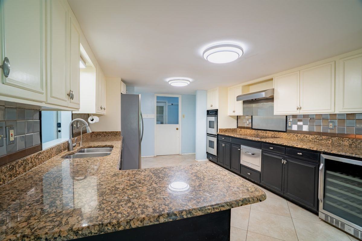 208 Front St - Photo 7 of 28