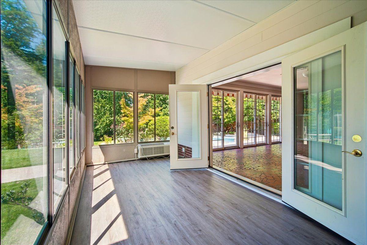 8106 W Boulevard Dr - Photo 4 of 16