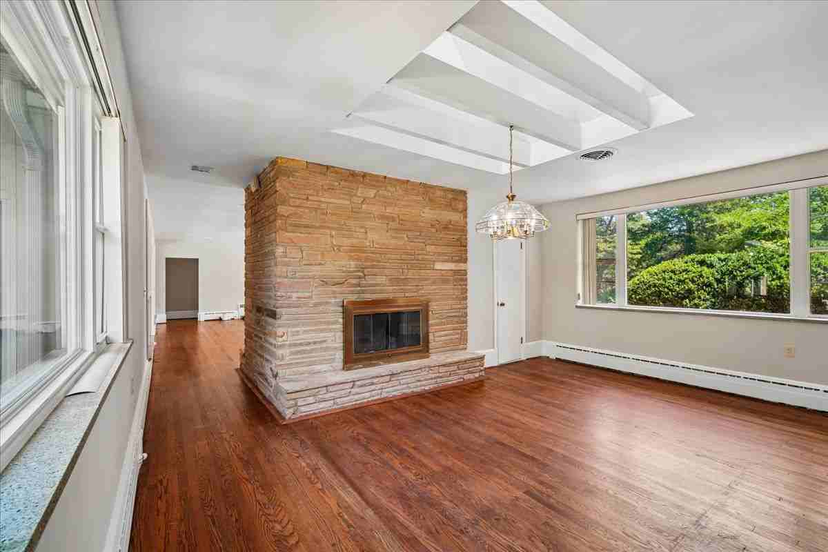 8106 W Boulevard Dr - Photo 6 of 16