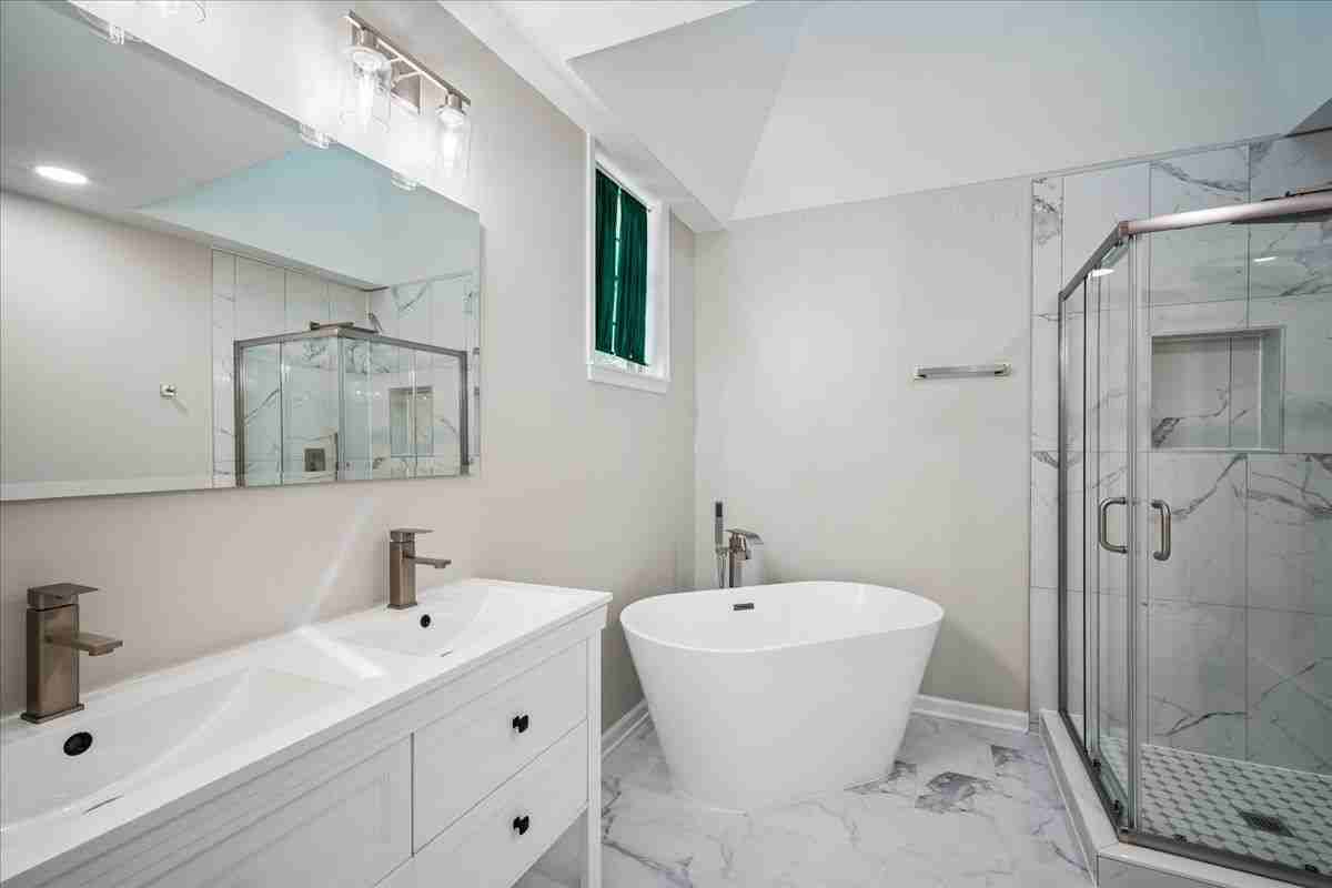 8106 W Boulevard Dr - Photo 7 of 16