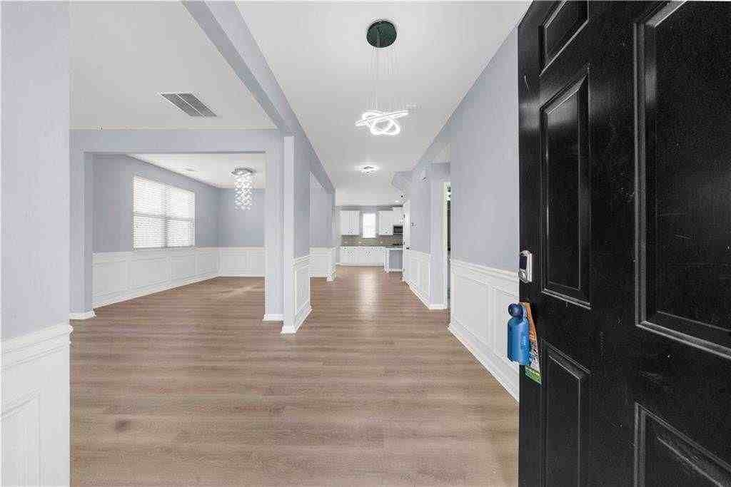 5435 Mirror Lake Dr - Photo 2 of 50