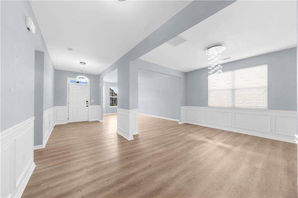 5435 Mirror Lake Dr - Photo 3 of 50