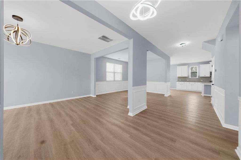 5435 Mirror Lake Dr - Photo 5 of 50