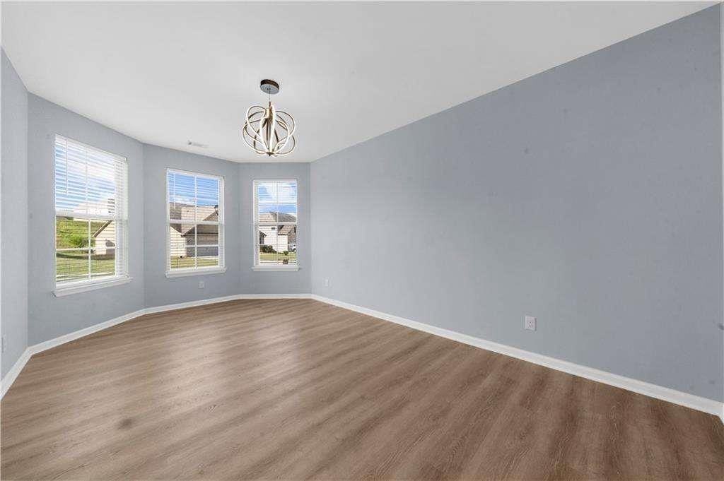 5435 Mirror Lake Dr - Photo 6 of 50