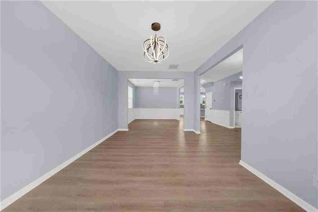 5435 Mirror Lake Dr - Photo 7 of 50