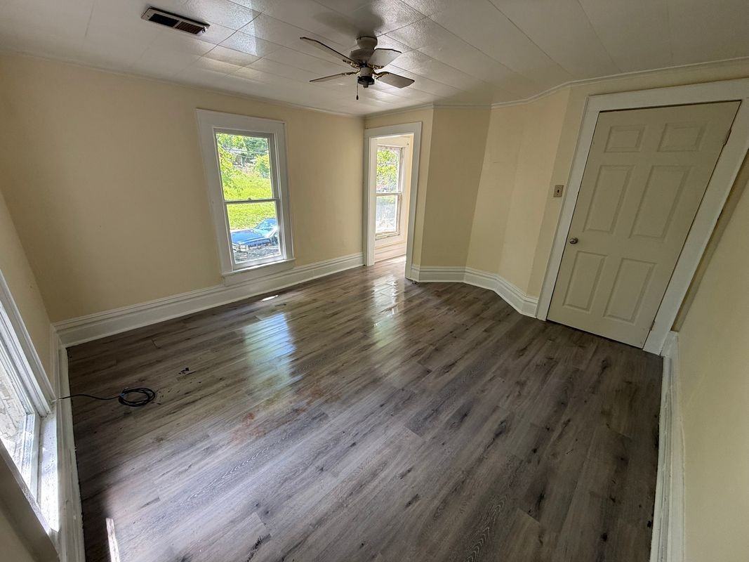 120 Oakland Ave - Photo 5 of 9